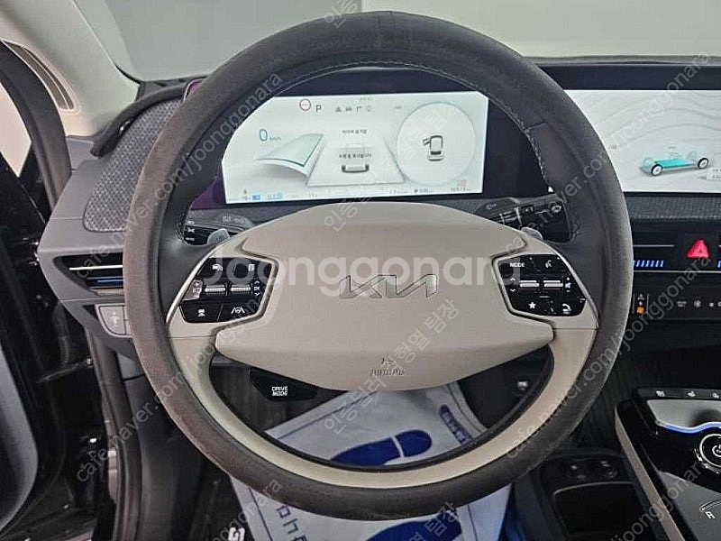 EV6 중고 EV6 중고차 검정색 2024년식 50,570km 롱레인지 AWD 어스 주말 출고가능--8